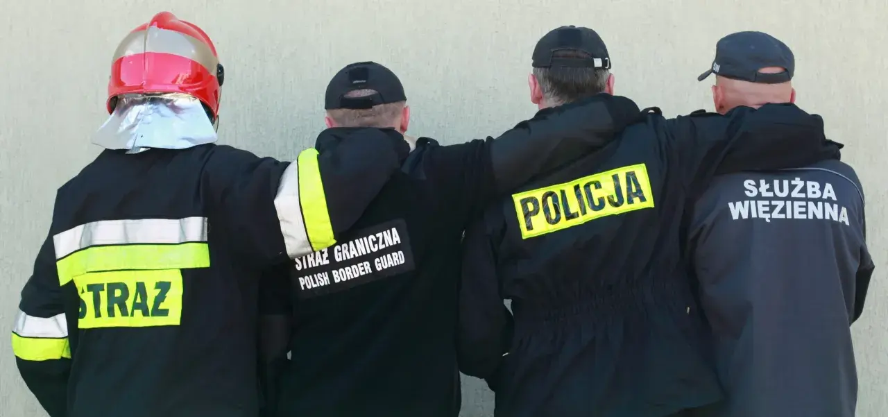 Strażak, pogranicznik, policjant i strażnik więzienny. Wszyscy z prawem do dwóch emerytur dla mundurowych przed 1999.